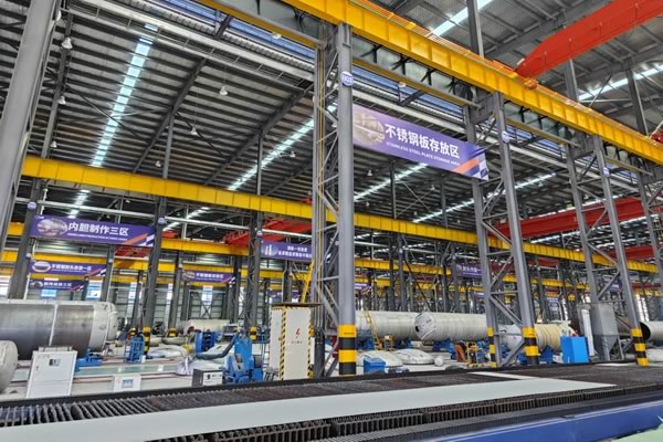 科學(xué)布局、目視管理、創(chuàng)新驅(qū)動——精益6S走進(jìn)中杰特裝生產(chǎn)車間